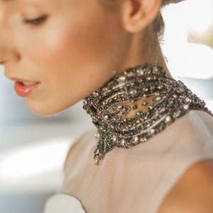 cuello de pedreria novias